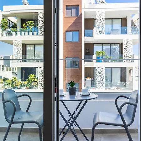 Hilltop 2-bedroom Apartament