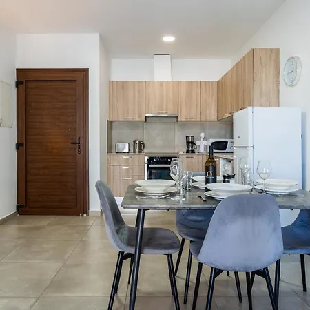 Hilltop 2-bedroom *