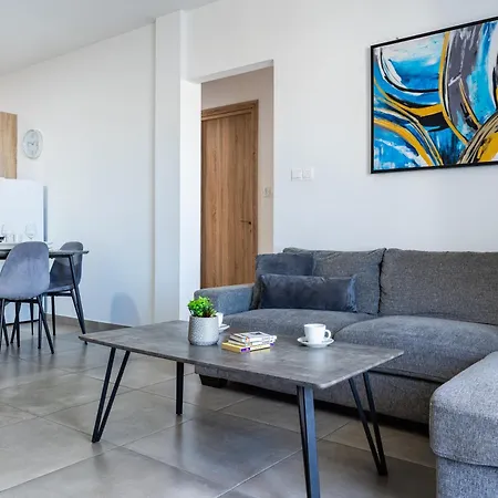 Hilltop 2-bedroom